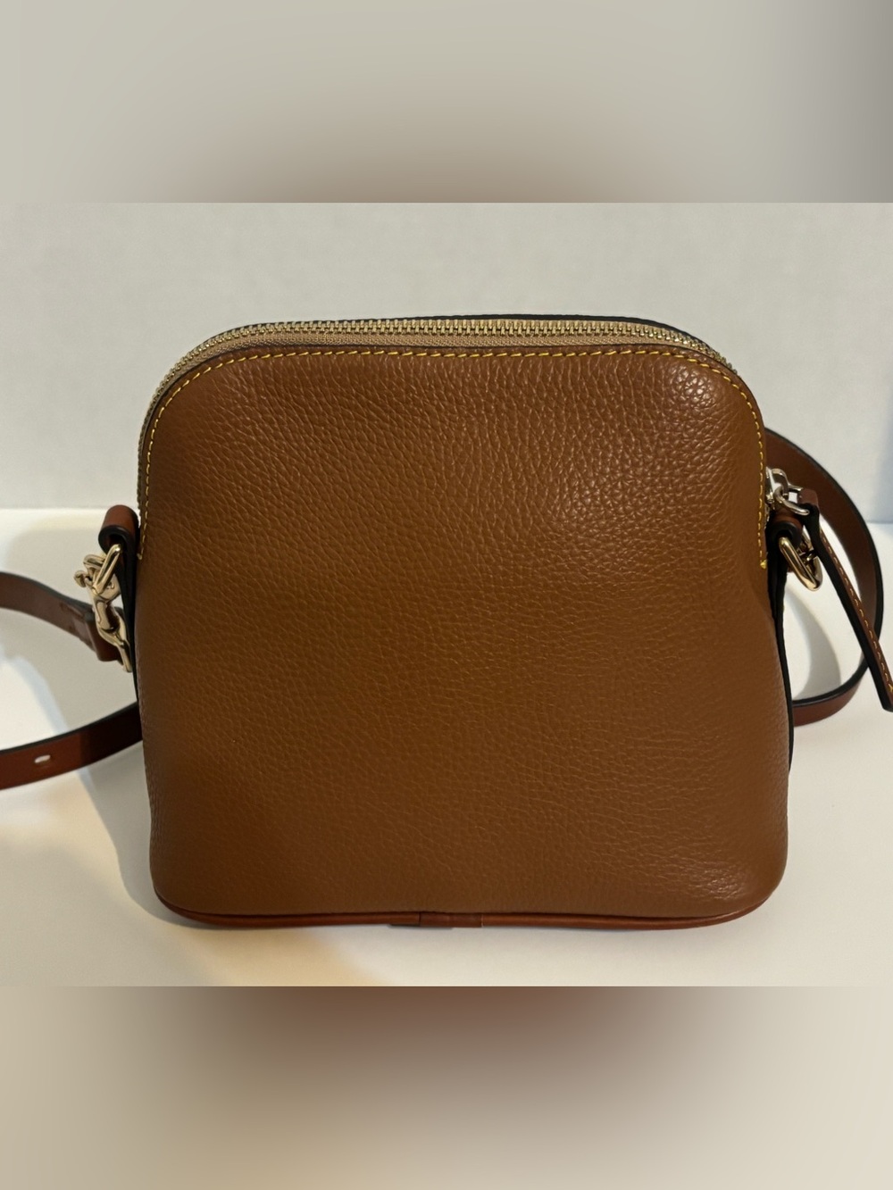 Vintage Classic Dooney & Bourke Pebbled Leather Domed Crossbody in Caramel NWOT - Picture 5 of 8